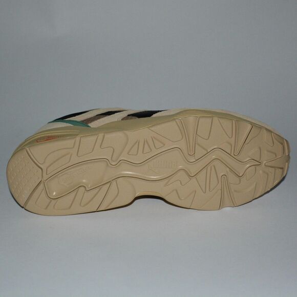 Athletic_Shoes